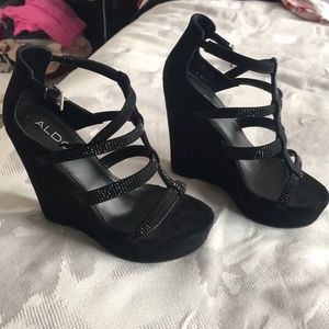 Aldo wedges